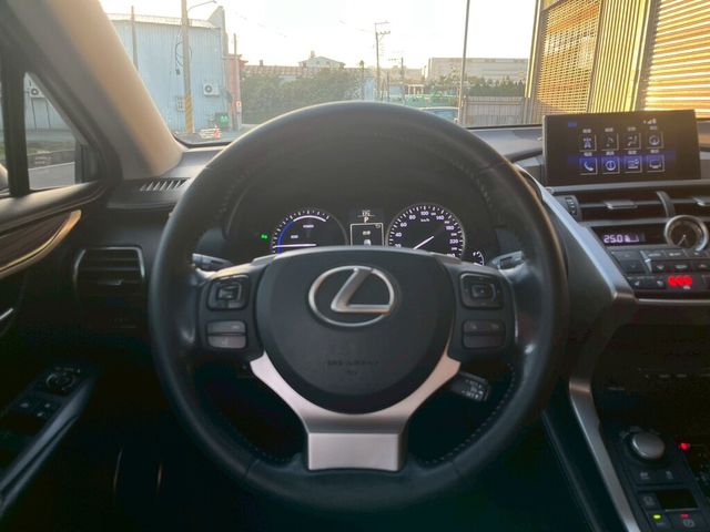 LEXUS凌志 NX300H  第17張相片