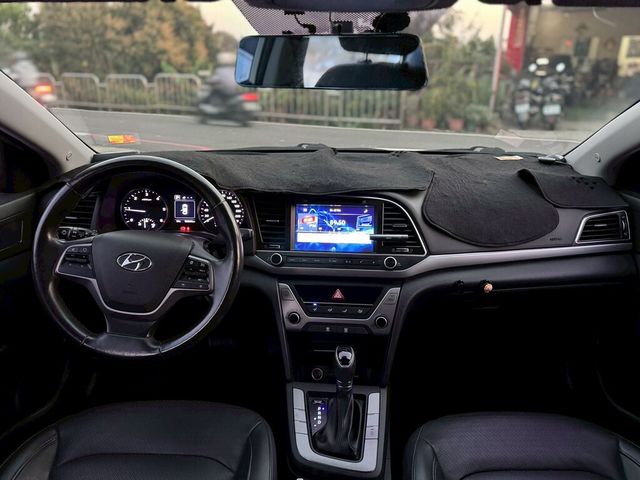 HYUNDAI現代 ELANTRA  第5張相片