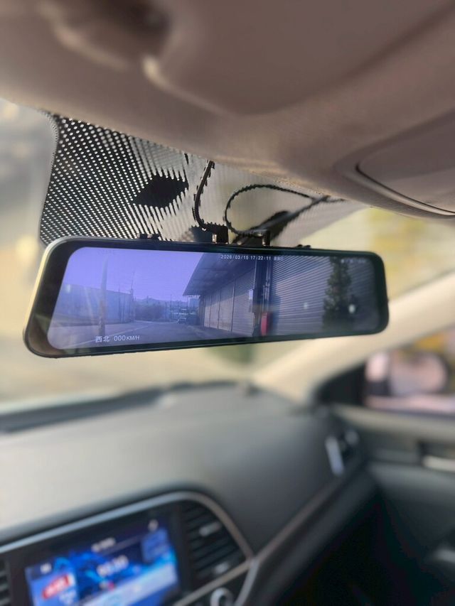 HYUNDAI現代 ELANTRA  第8張相片