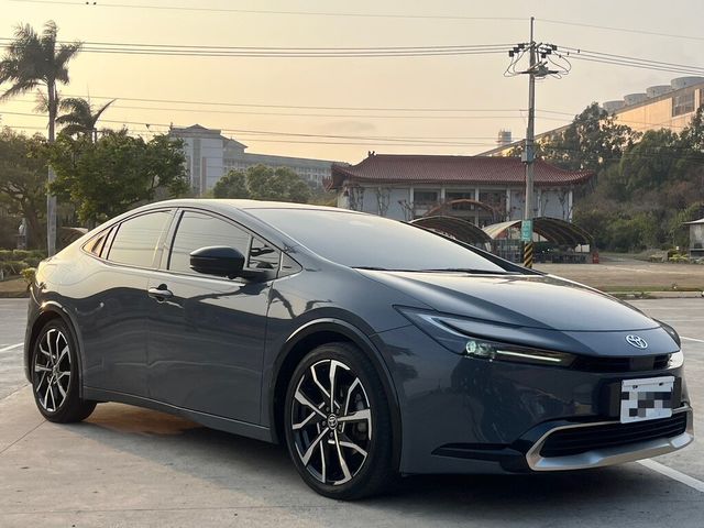 TOYOTA豐田 PRIUS PHEV  第2張相片