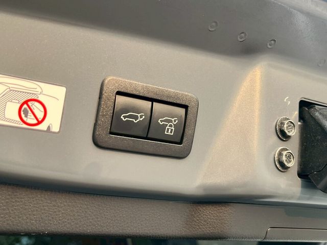 TOYOTA豐田 PRIUS PHEV  第13張相片