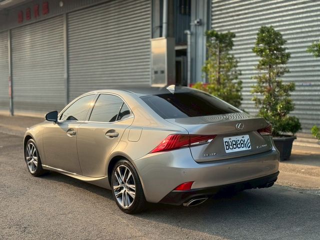 LEXUS凌志 IS200T  第4張相片