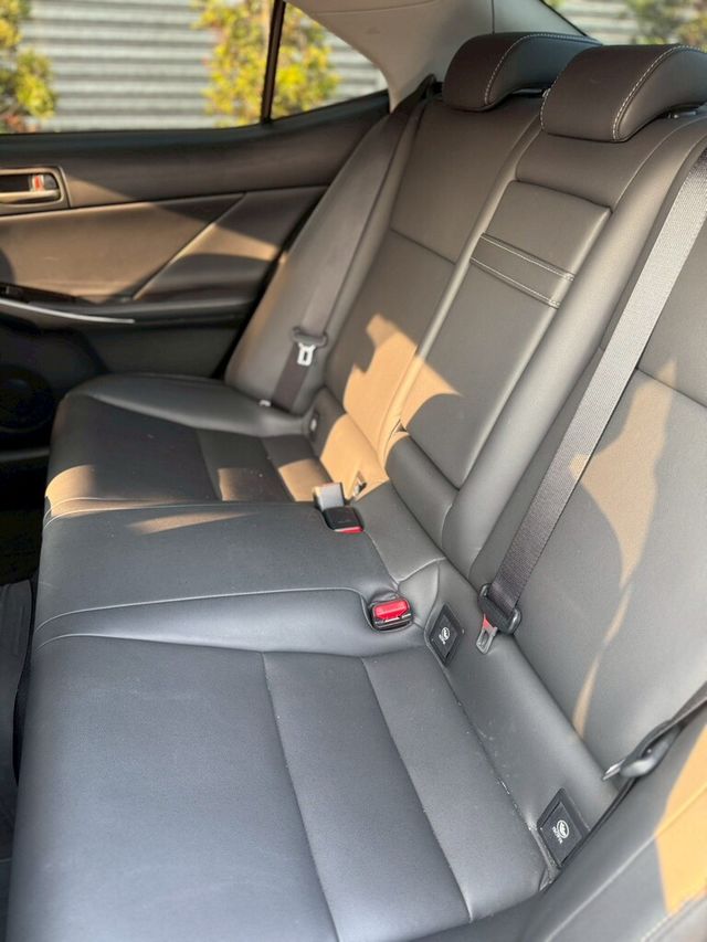 LEXUS凌志 IS200T  第7張相片