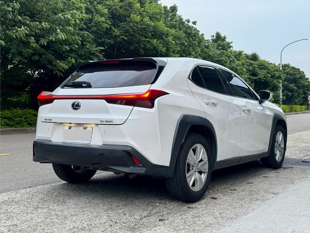 LEXUS凌志 UX200  第3張相片