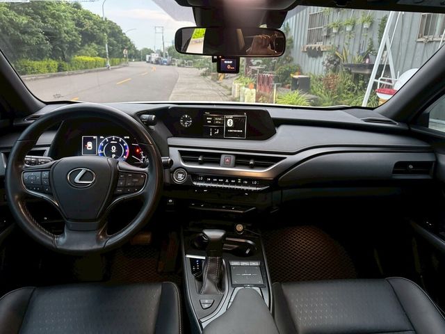 LEXUS凌志 UX200  第5張相片