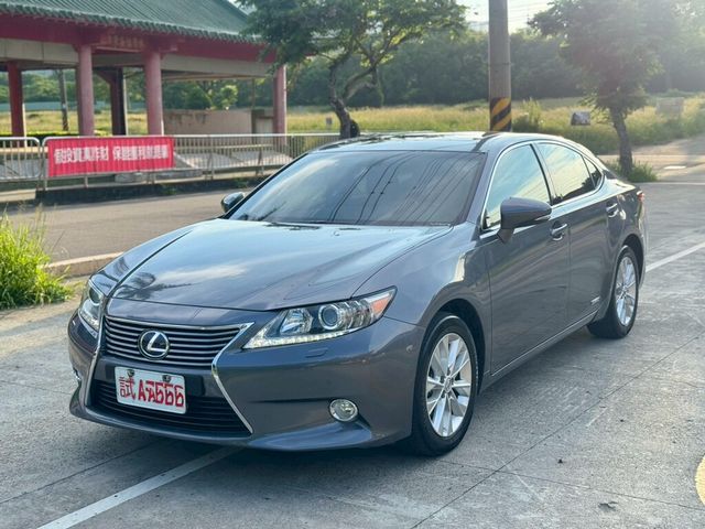 LEXUS凌志 ES300H  第1張相片