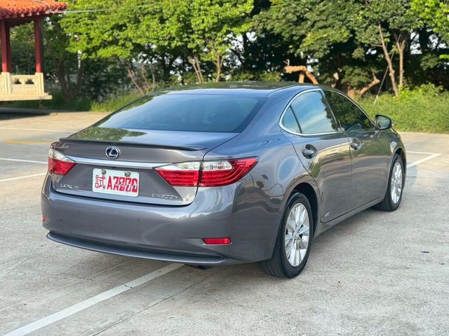 LEXUS凌志 ES300H  第3張相片