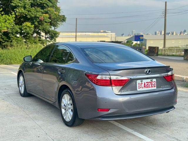LEXUS凌志 ES300H  第4張相片