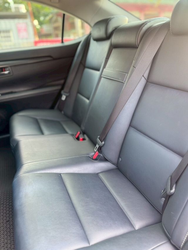 LEXUS凌志 ES300H  第7張相片