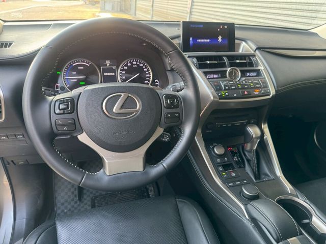 LEXUS凌志 NX300H  第5張相片
