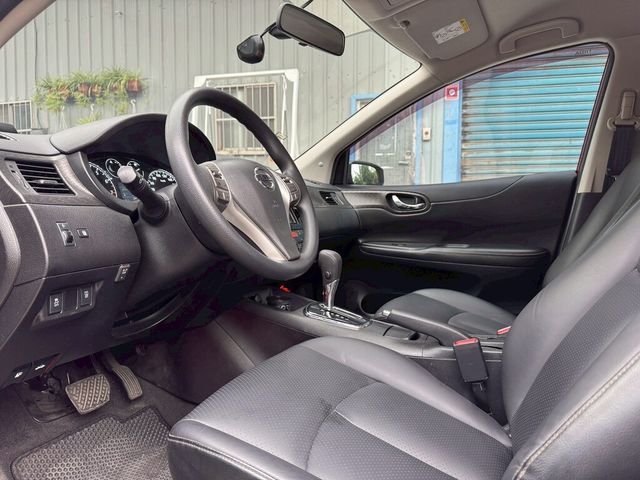 NISSAN日產 TIIDA  第6張相片