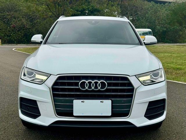 30TFSI 全車原版件! I-key免鑰匙 車道偏移 倒車顯影 方向盤快控 恆溫空調  第2張相片