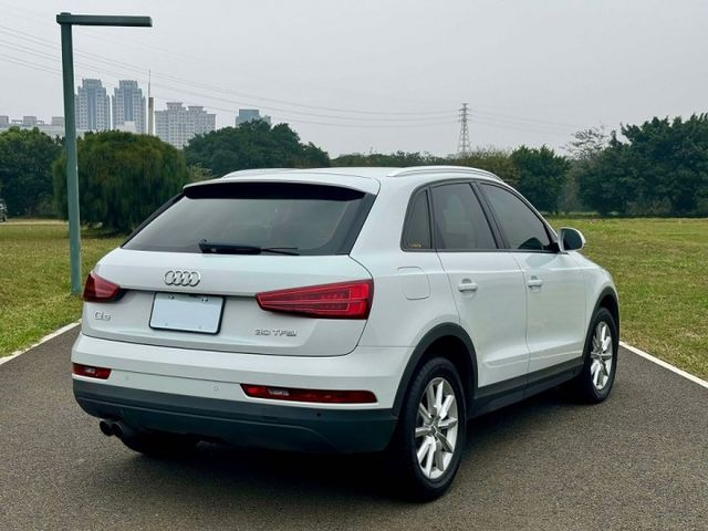 30TFSI 全車原版件! I-key免鑰匙 車道偏移 倒車顯影 方向盤快控 恆溫空調  第3張相片