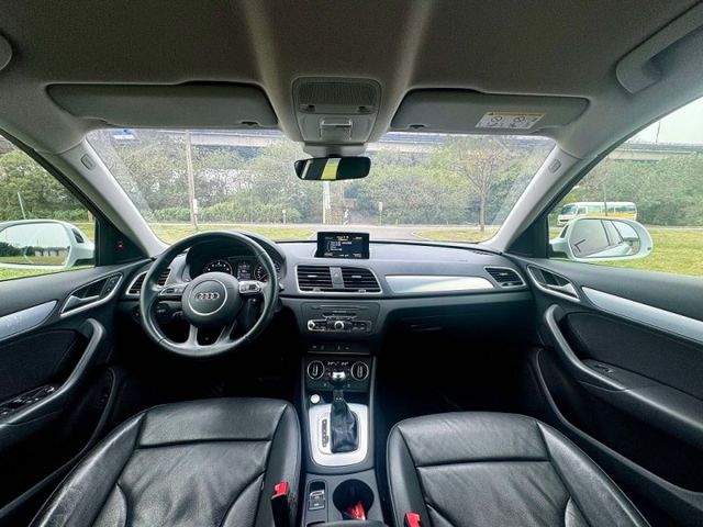 30TFSI 全車原版件! I-key免鑰匙 車道偏移 倒車顯影 方向盤快控 恆溫空調  第6張相片