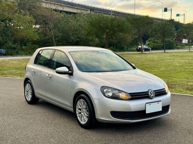 進口代步車 GOLF 1.6 全車原版件 全新天棚 冷氣、變速箱已整理 全車無待修 回去加油即可上路!!  第3張相片
