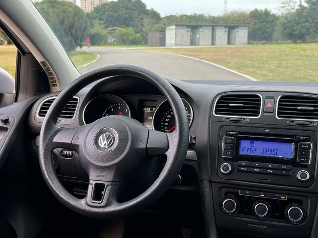 進口代步車 GOLF 1.6 全車原版件 全新天棚 冷氣、變速箱已整理 全車無待修 回去加油即可上路!!  第5張相片