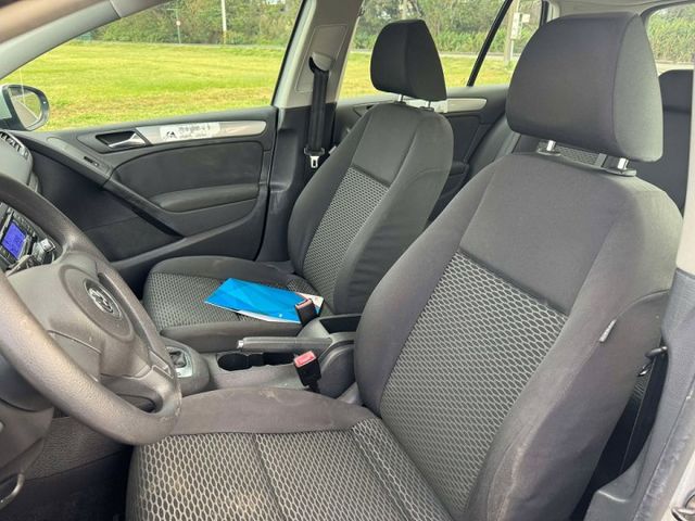 進口代步車 GOLF 1.6 全車原版件 全新天棚 冷氣、變速箱已整理 全車無待修 回去加油即可上路!!  第6張相片