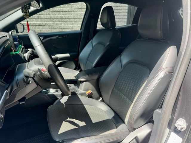 市場熱銷 年輕小鋼炮 Focus ST-Line 全車原版件 無事故 中尾段排氣管 ACC全速域跟車 B&o環繞音響  第6張相片