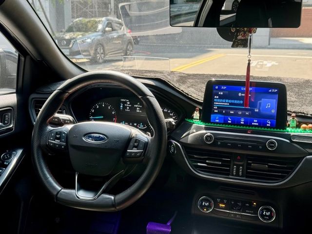 市場熱銷 年輕小鋼炮 Focus ST-Line 全車原版件 無事故 中尾段排氣管 ACC全速域跟車 B&o環繞音響  第8張相片