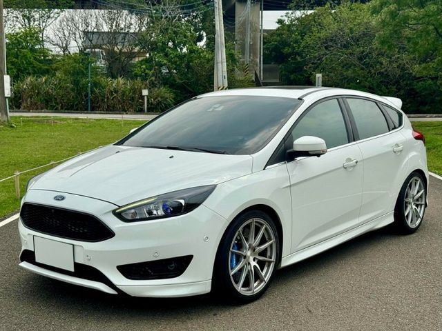 MK3.5 頂級運動S版 全車原版件 IKEY免鑰匙 盲點偵測 換檔撥片 全景天窗 360環景 安卓機  第1張相片