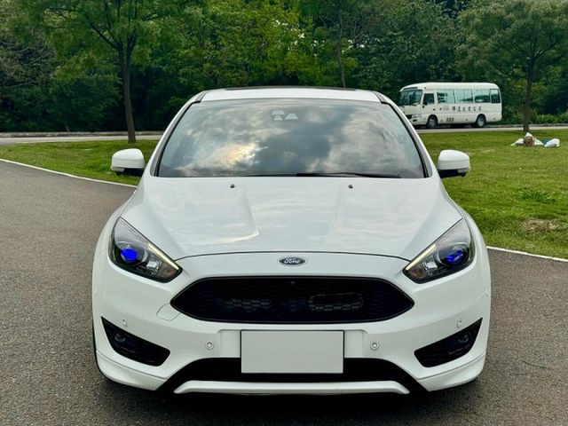 MK3.5 頂級運動S版 全車原版件 IKEY免鑰匙 盲點偵測 換檔撥片 全景天窗 360環景 安卓機  第3張相片