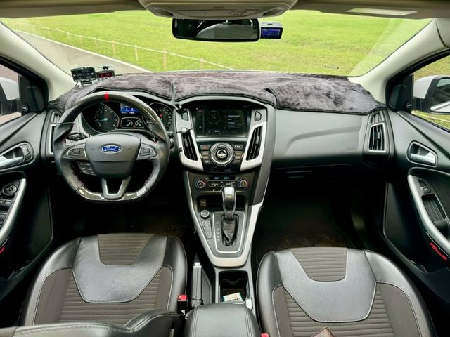 MK3.5 頂級運動S版 全車原版件 IKEY免鑰匙 盲點偵測 換檔撥片 全景天窗 360環景 安卓機  第5張相片