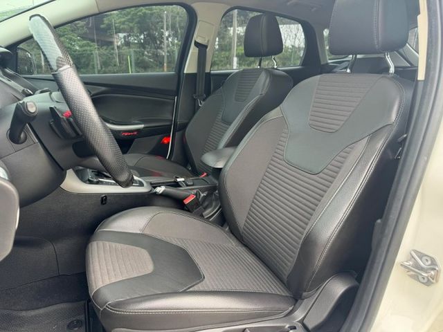 MK3.5 頂級運動S版 全車原版件 IKEY免鑰匙 盲點偵測 換檔撥片 全景天窗 360環景 安卓機  第6張相片