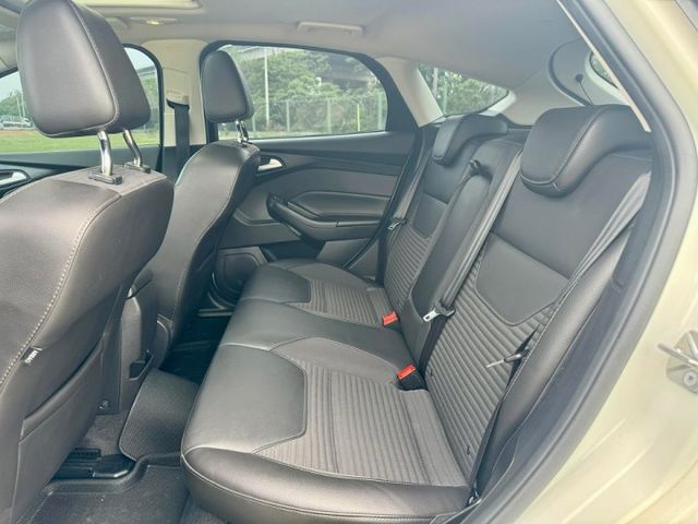 MK3.5 頂級運動S版 全車原版件 IKEY免鑰匙 盲點偵測 換檔撥片 全景天窗 360環景 安卓機  第7張相片