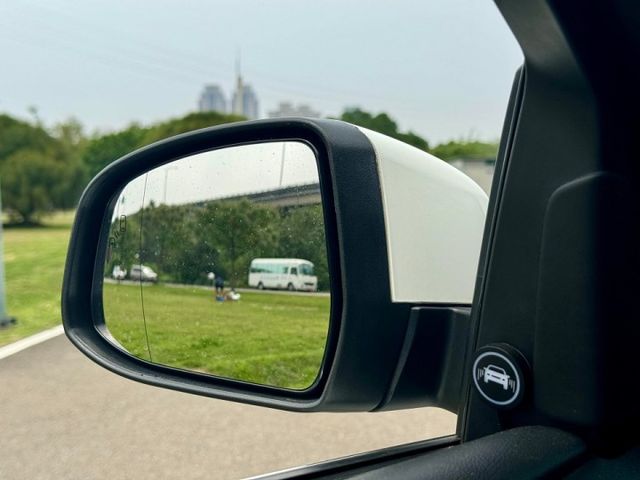 MK3.5 頂級運動S版 全車原版件 IKEY免鑰匙 盲點偵測 換檔撥片 全景天窗 360環景 安卓機  第9張相片