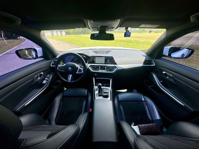 首發版大滿配! G20 320i 全車原鈑件 5AU智慧跟車 360環景 HUD抬顯 全數位儀表 腳踢電動尾門  第8張相片