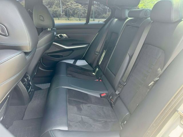 首發版大滿配! G20 320i 全車原鈑件 5AU智慧跟車 360環景 HUD抬顯 全數位儀表 腳踢電動尾門  第12張相片