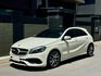 小改款!【 A180 AMG 】僅跑8.9萬 IKEY摸門 AMG內外觀套件 平把方向盤 電動記憶座椅