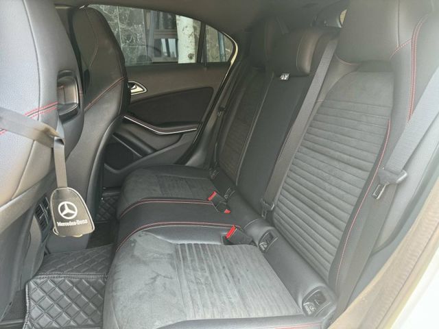 小改款!【 A180 AMG 】僅跑8.9萬 IKEY摸門 AMG內外觀套件 平把方向盤 電動記憶座椅  第7張相片