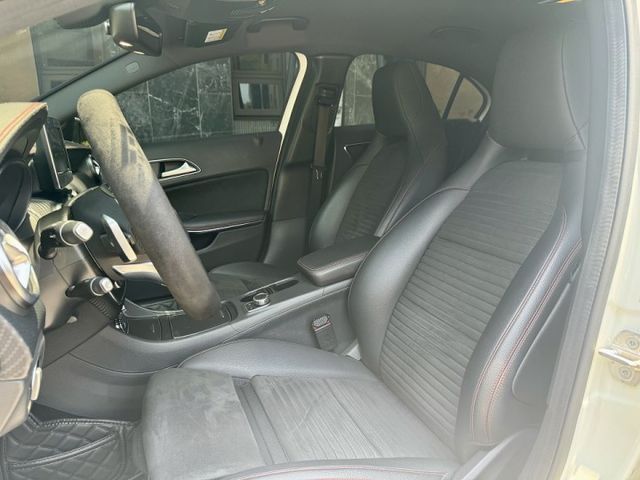 小改款!【 A180 AMG 】僅跑8.9萬 IKEY摸門 AMG內外觀套件 平把方向盤 電動記憶座椅  第8張相片