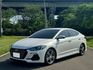 不用比了 全台最美【 Elantra Sport 1.6T 極速版 】僅跑5萬 底色紅 全車頂級消光白膜 跟新車沒兩樣