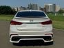 不用比了 全台最美【 Elantra Sport 1.6T 極速版 】僅跑5萬 底色紅 全車頂級消光白膜 跟新車沒兩樣  第4張縮圖