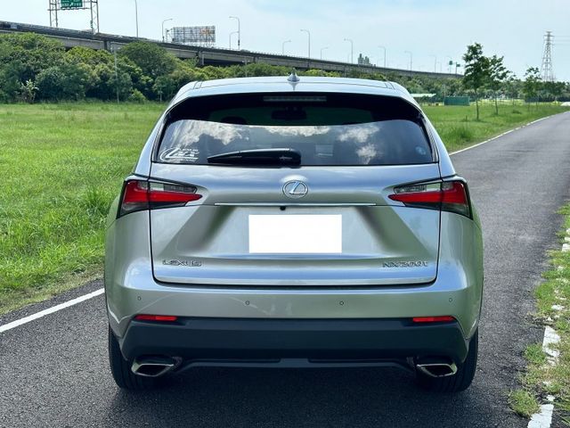 16 【NX200T 豪華版】僅跑8萬 IKEY摸門 冷熱通風座椅 抬頭顯示器 原廠導航系統 電動記憶座椅  第4張相片
