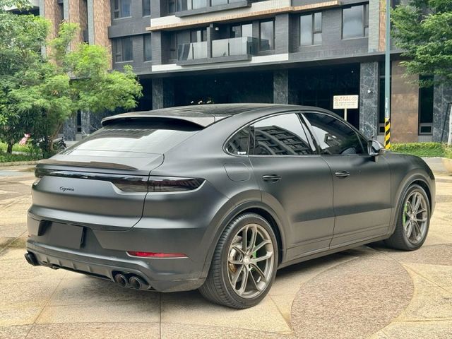 Caynne Coupe 3.0T 底色白 全車原版件 僅跑6萬公里 IKEY摸門 跑車計時套件 跑車排氣管 全景天窗  第2張相片