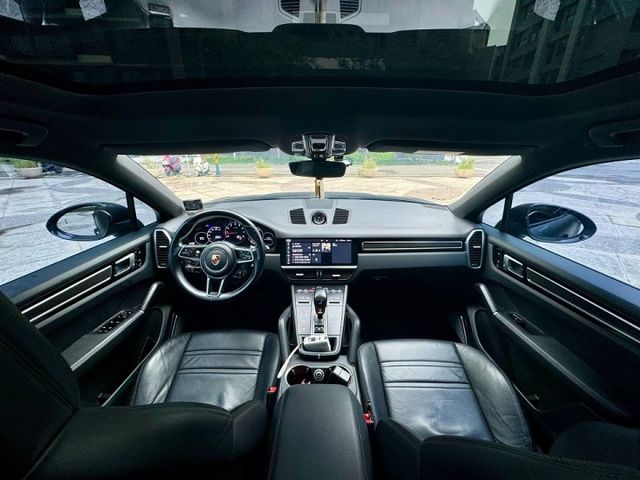 Caynne Coupe 3.0T 底色白 全車原版件 僅跑6萬公里 IKEY摸門 跑車計時套件 跑車排氣管 全景天窗  第6張相片