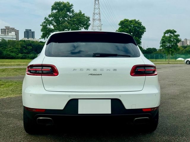 Macan 2.0T 237匹 全車原版件 IKEY摸門解鎖、換檔撥片、電子手煞、大螢幕安卓機、電動尾門  第4張相片