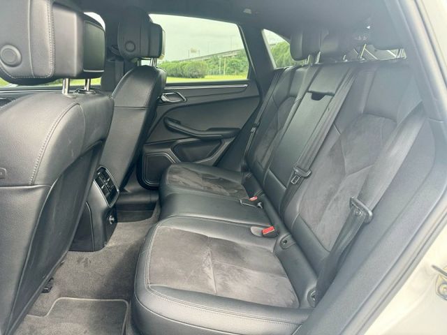 Macan 2.0T 237匹 全車原版件 IKEY摸門解鎖、換檔撥片、電子手煞、大螢幕安卓機、電動尾門  第9張相片