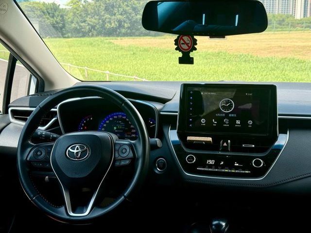市場稀有 【GR Altis 1.8 Sport】全車原版件 實跑8萬 尾段閥門排氣管 換檔撥片 ACC跟車 燻黑尾燈  第5張相片