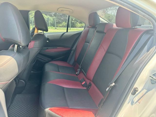 市場稀有 【GR Altis 1.8 Sport】全車原版件 實跑8萬 尾段閥門排氣管 換檔撥片 ACC跟車 燻黑尾燈  第8張相片