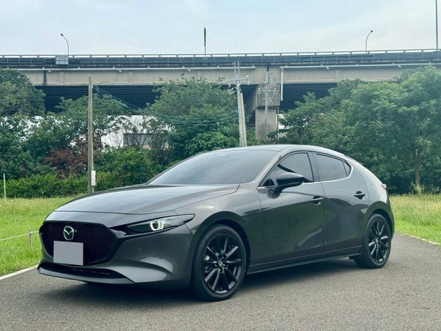 準新車 !【Bose旗艦版】 僅跑1.5萬 全車原版件 原廠保固中 ACC自動跟車 BOSE環繞音響 360環景  第1張相片