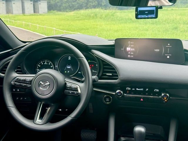 準新車 !【Bose旗艦版】 僅跑1.5萬 全車原版件 原廠保固中 ACC自動跟車 BOSE環繞音響 360環景  第5張相片