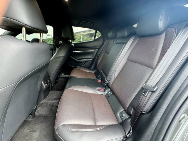 準新車 !【Bose旗艦版】 僅跑1.5萬 全車原版件 原廠保固中 ACC自動跟車 BOSE環繞音響 360環景  第6張相片