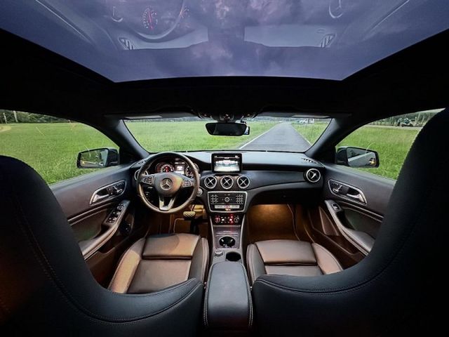 【Benz CLA250 AMG 4Matic】全車原版件 僅跑9萬 全景天窗 雙前加熱座椅 AMG運動套件  第5張相片