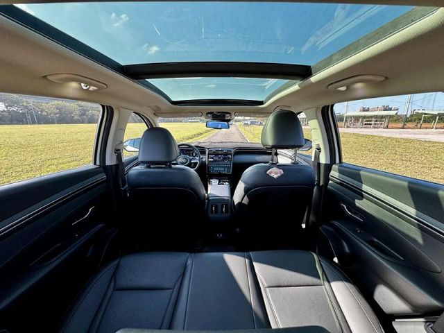 一手準新車【GLT-B 汽油版】僅跑1.5萬!! 新車保固中 全車原鈑原漆 全景天窗 ACC自動跟車 360環景  第6張相片