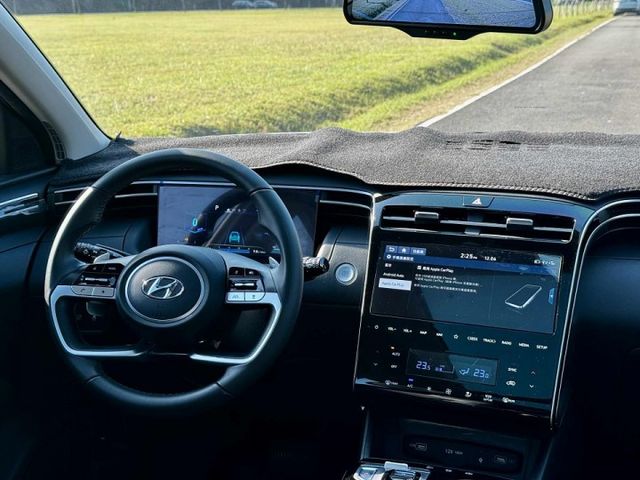 一手準新車【GLT-B 汽油版】僅跑1.5萬!! 新車保固中 全車原鈑原漆 全景天窗 ACC自動跟車 360環景  第7張相片