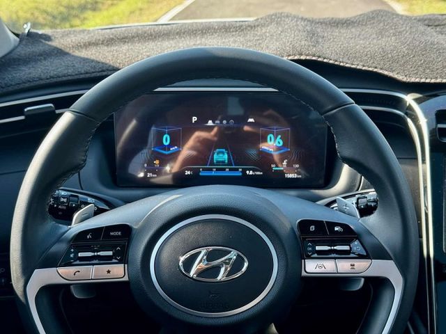 一手準新車【GLT-B 汽油版】僅跑1.5萬!! 新車保固中 全車原鈑原漆 全景天窗 ACC自動跟車 360環景  第14張相片